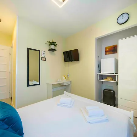 Konukevi A-more Split