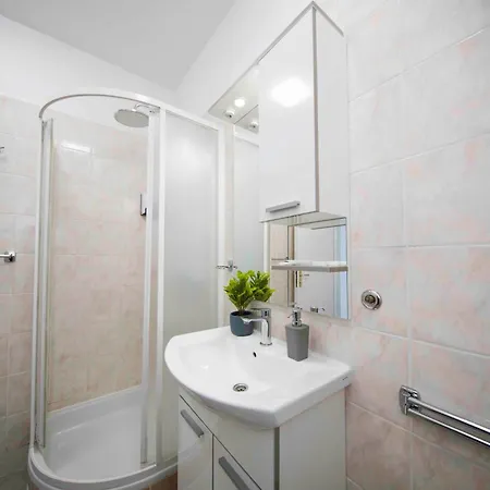 A-more Guest house *