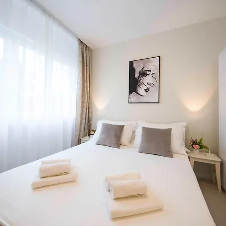 Guest house A-more *